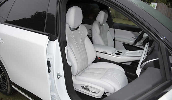 The-Next-Gen-Smart-Electric-Flagship-SUV03