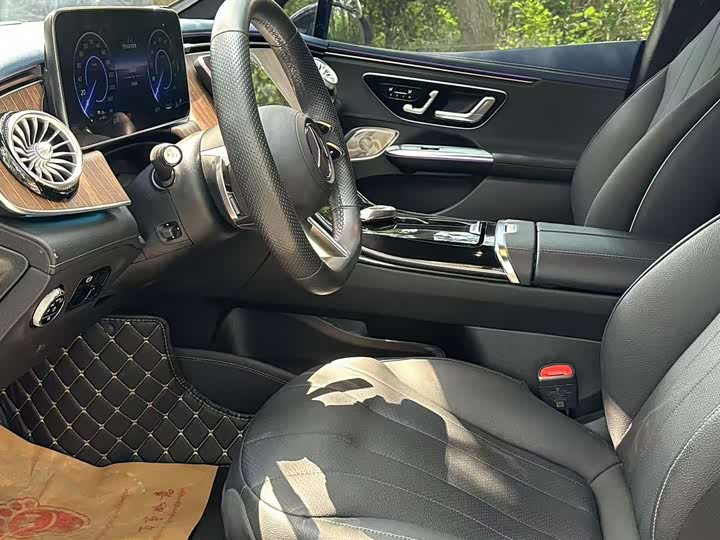 888