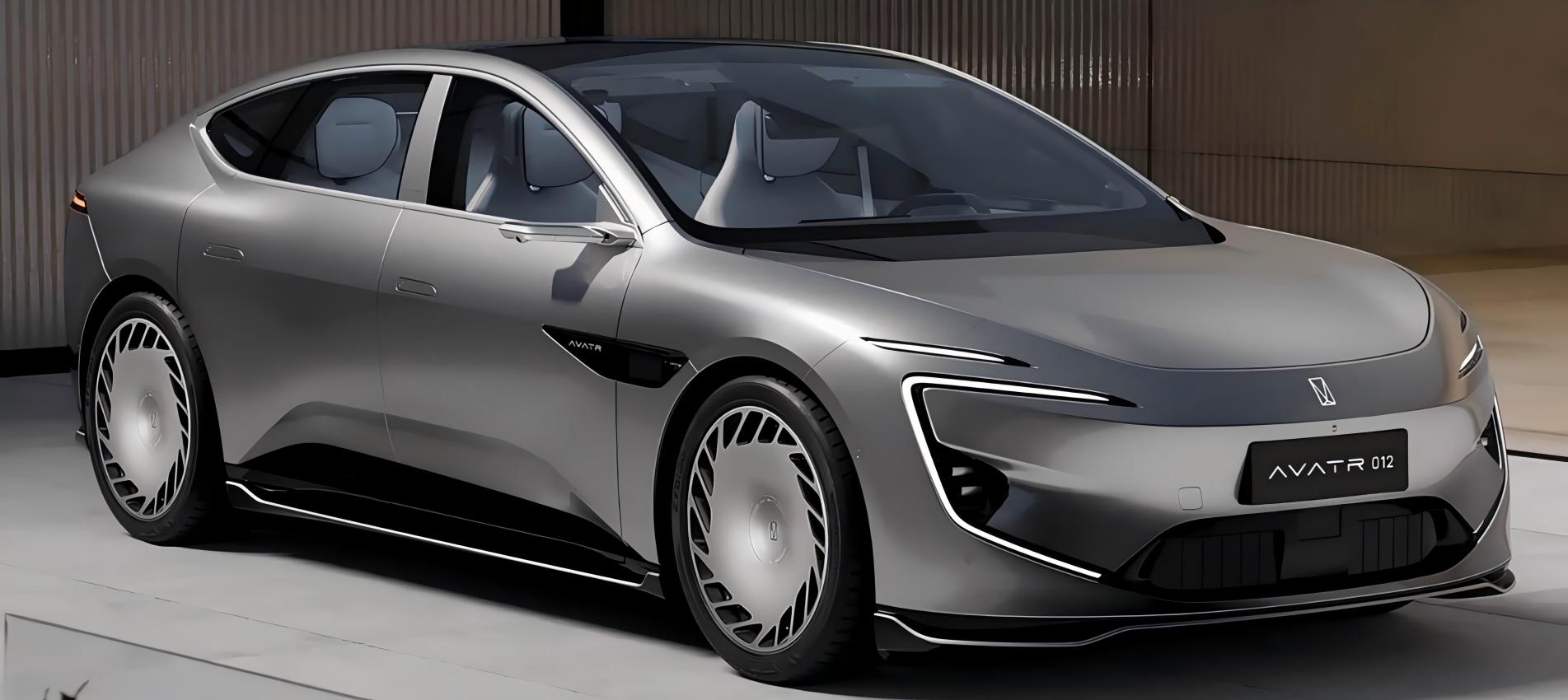 The four-wheel drive version accelerates from 0 to 100 km/h in 3.8 seconds, with strong power