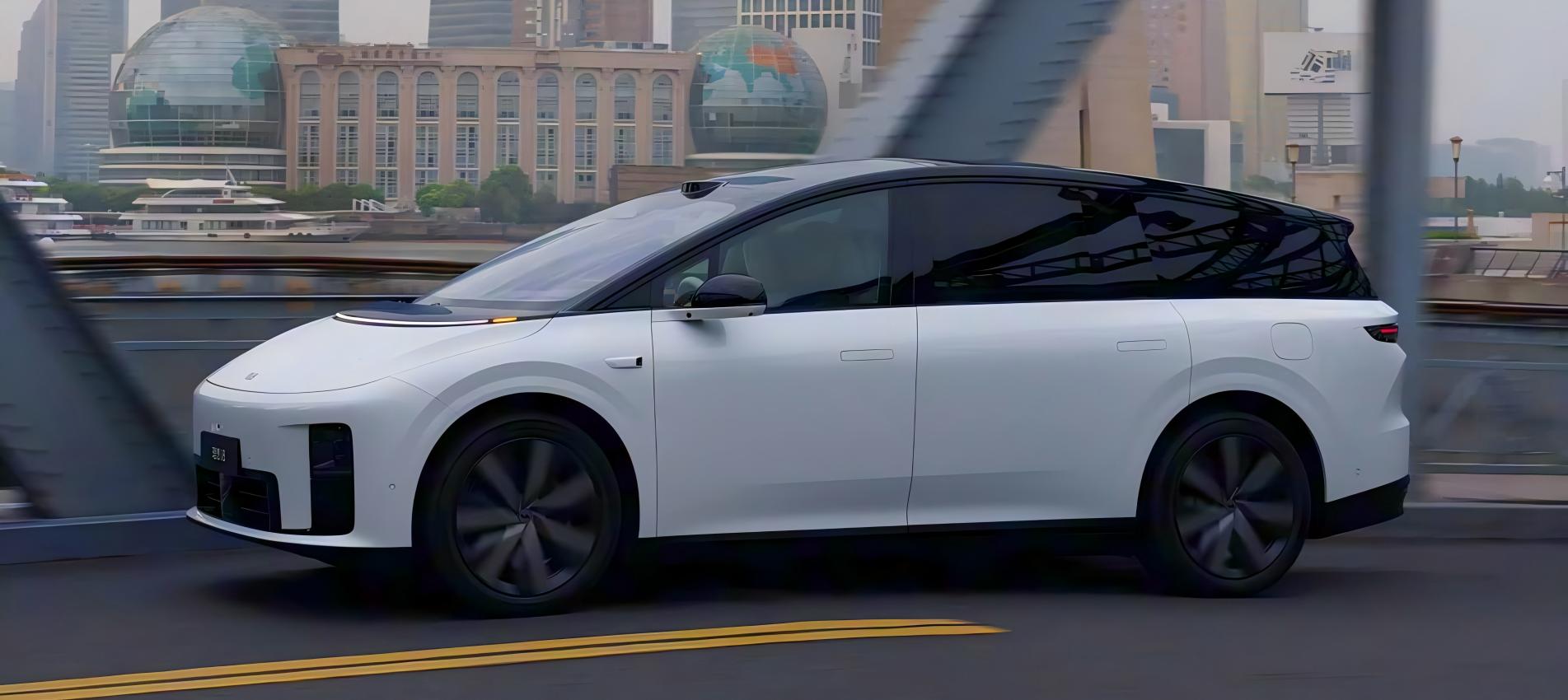 The CLTC comprehensive cruising range reaches 1,315km, of which the pure electric range is 210km. The comprehensive fuel consumption per 100km is as low as 5.9 liters.