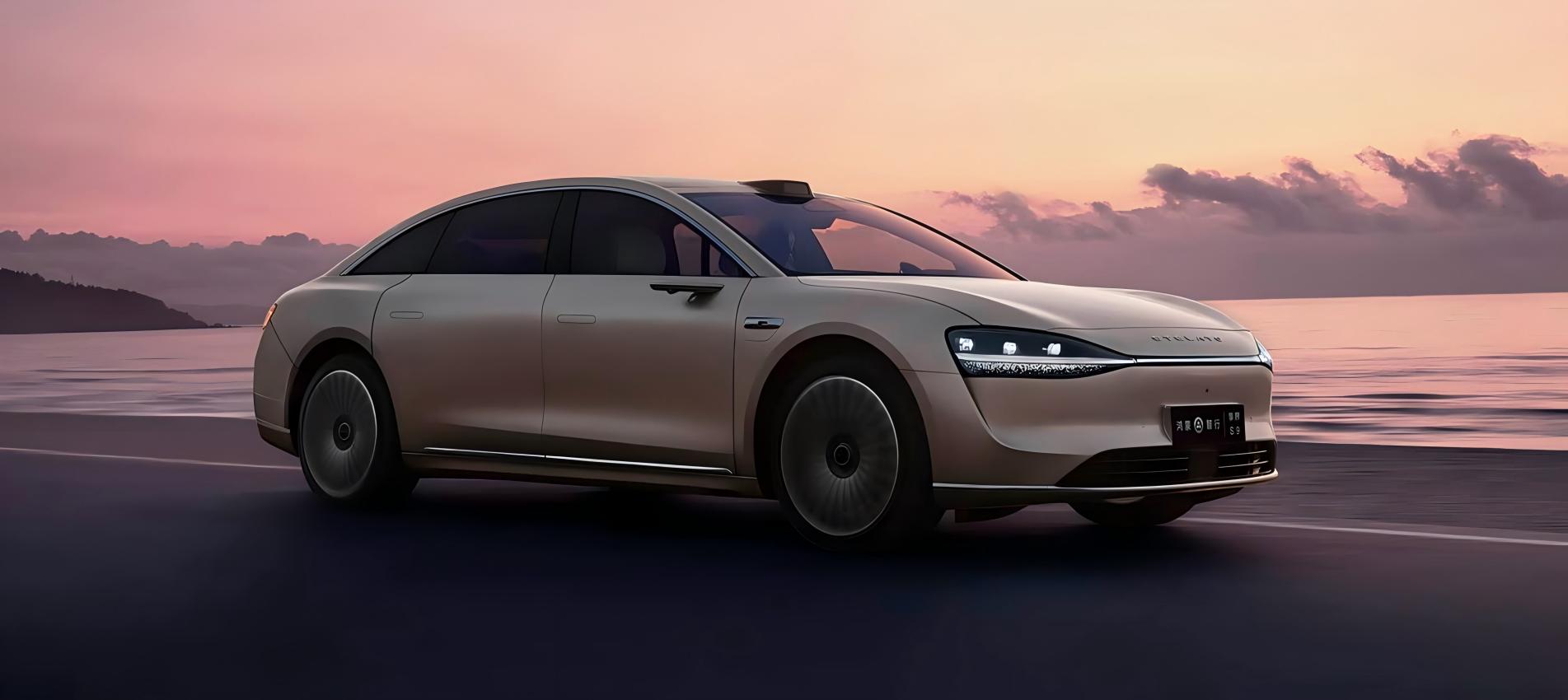 Adopting high-performance dual-motor four-wheel drive system, the acceleration from 0 to 100 km/h is within 3 seconds.