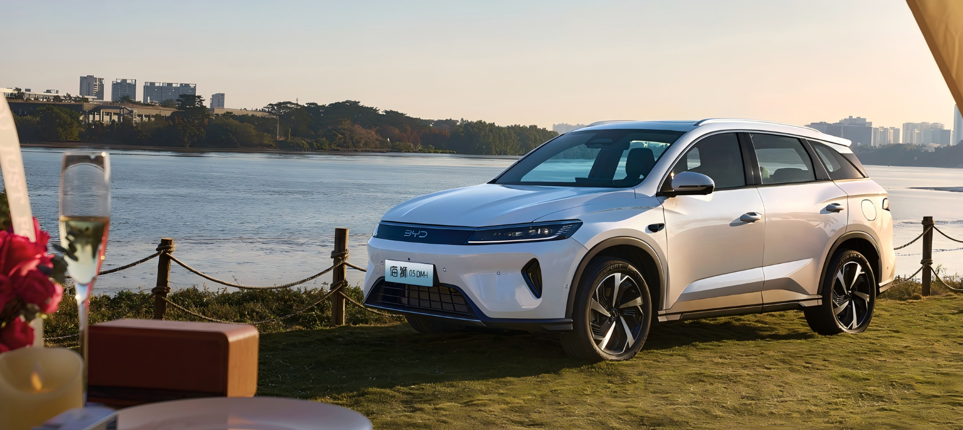 Supports DC fast charging, charging from 30% to 80% in just 30 minutes
