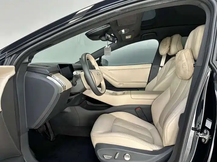720x540_0_q87_c42_autohomecar__ChxpVWjc1R6ARIvjAAGRk7h9SYc513.jpg