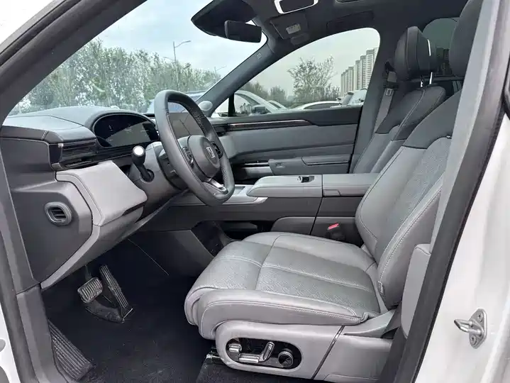 720x540_0_q87_c42_autohomecar__ChxpVmjNKhKATcfbAAOQgOezZLc404.jpg