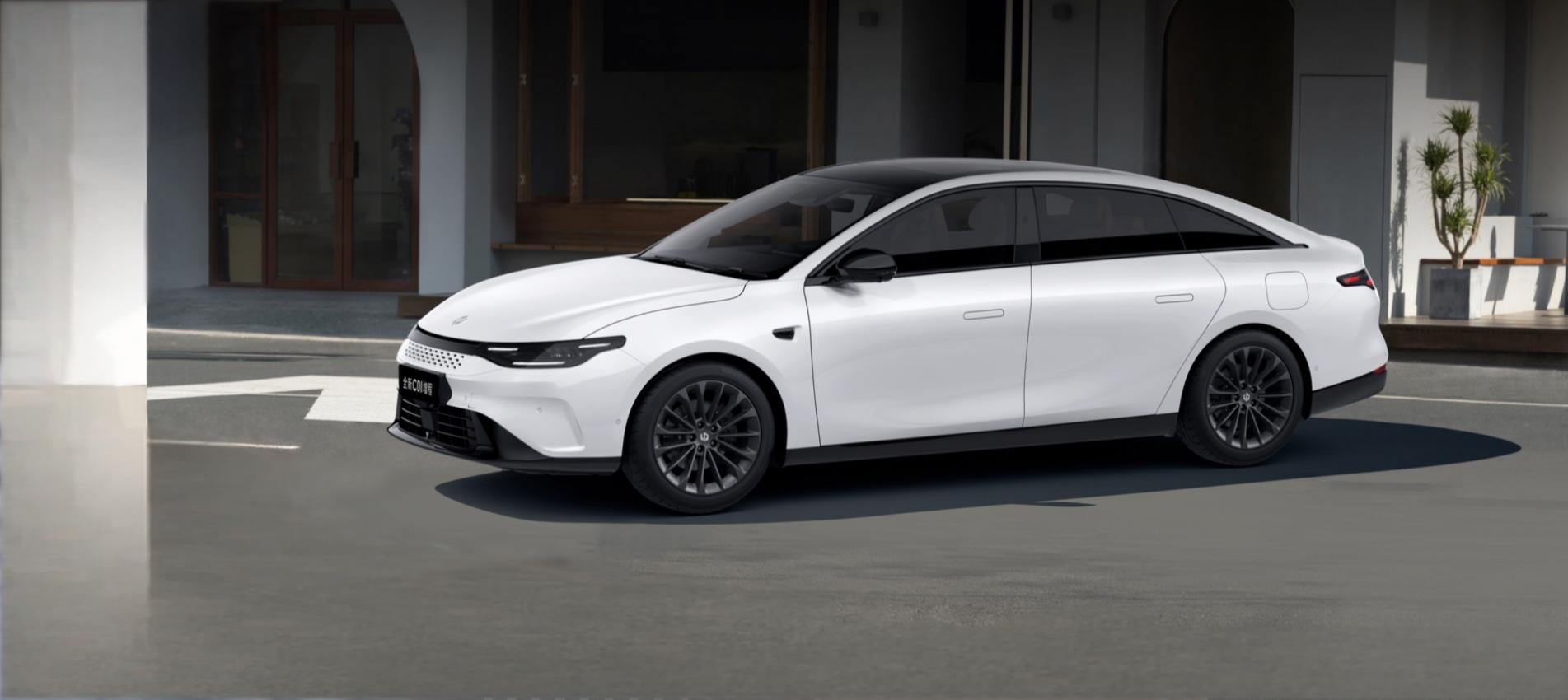 2930mm long wheelbase and large space